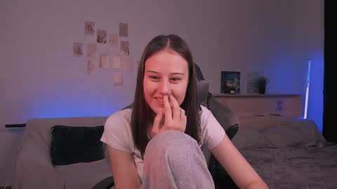 Nikol online show from October 16, 2025, 1:34 pm