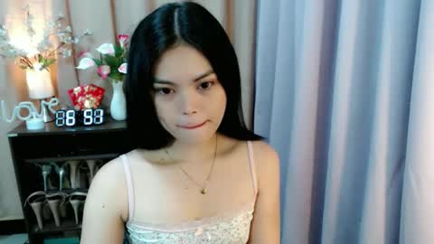 Snapshot of yourlovelytranspinay chatting on October 2, 2025, 10:50 pm your lovely Dina online show from October 2, 2025, 10:50 pm