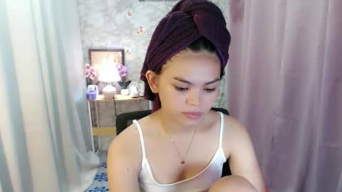 your lovely Dina online show from December 4, 2025, 2:21 am