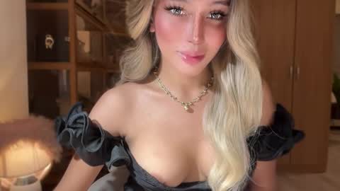 Snapshot of yourlovingpearlita1000 chatting on February 24, 2026, 11:30 am Pearl online show from February 24, 2026, 11:30 am