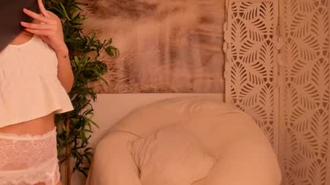 Snapshot of yourmidnightcoffee chatting on March 11, 2025, 2:21 am Sarah online show from March 11, 2025, 2:21 am