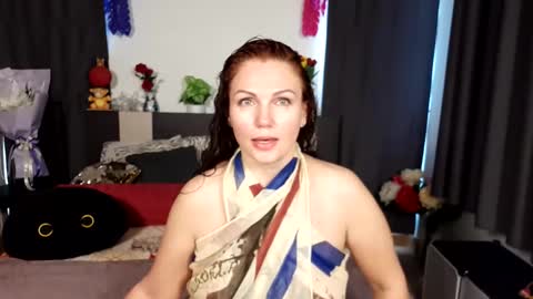 yourmysterycharm online show from December 3, 2025, 2:41 am