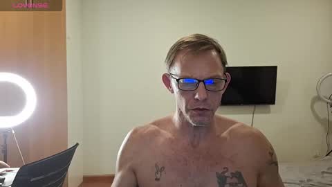 Ellie and Wesley online show from December 14, 2025, 7:07 pm