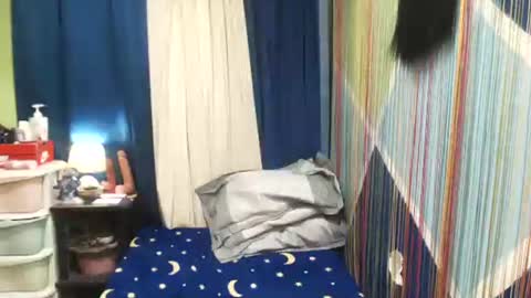 Nica Trocio online show from April 19, 2026, 2:27 pm