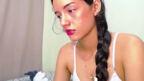 Snapshot of yoursexy18lover chatting on October 16, 2025, 5:52 am Lina and roberth online show from October 16, 2025, 5:52 am