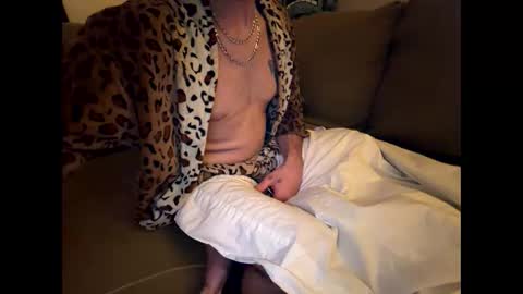 yourslavboy online show from April 27, 2026, 10:24 am