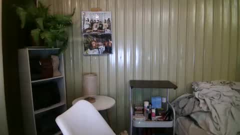 yoursubmissive_larah online show from May 11, 2026, 3:56 am