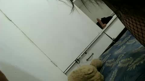 yoursweetdreamx online show from May 27, 2026, 9:12 pm