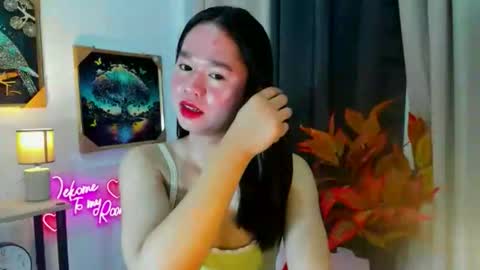 yourtinybunny online show from December 16, 2025, 11:48 am