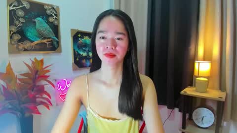 yourtinybunny online show from April 15, 2026, 10:55 am