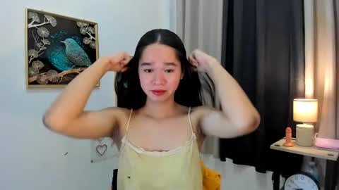 yourtinybunny online show from June 7, 2026, 11:03 am