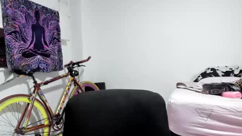 Snapshot of youwishtobeme chatting on February 5, 2025, 1:04 am elizabeth ju online show from February 5, 2025, 1:04 am