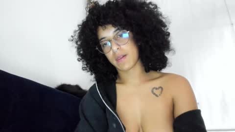 Snapshot of youwishtobeme chatting on March 6, 2025, 3:35 am elizabeth ju online show from March 6, 2025, 3:35 am