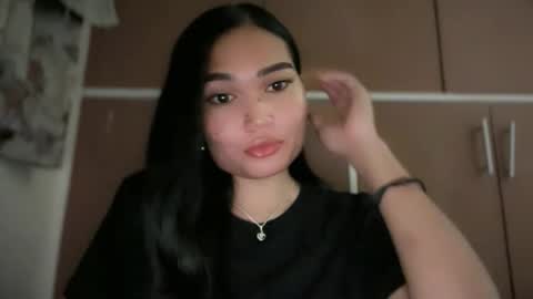 Snapshot of yrdrmgrl_jennie26 chatting on November 30, 2025, 7:40 pm yrdrmgrl_jennie26 online show from November 30, 2025, 7:40 pm