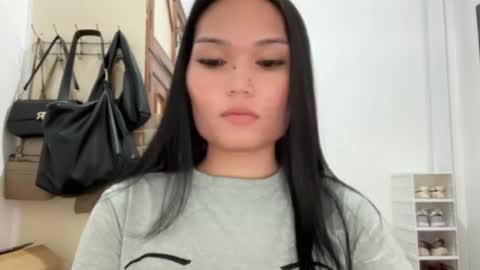 yrdrmgrl_jennie26 online show from February 11, 2026, 5:51 pm