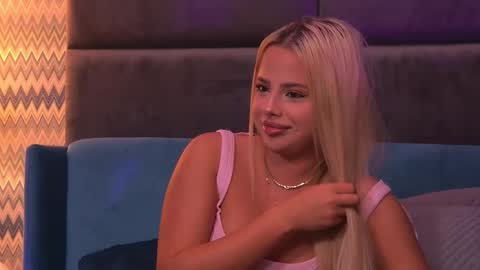 Foxie online show from September 25, 2025, 3:43 am