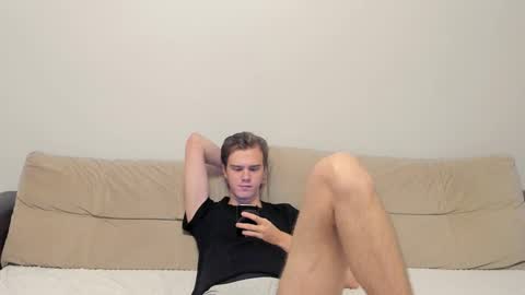 Yue Lang and Samm online show from October 9, 2025, 6:39 pm