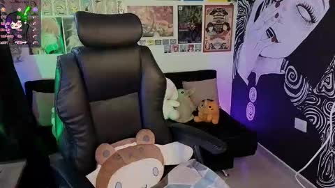    rawr   Anne Independent model      online show from November 21, 2025, 6:06 pm