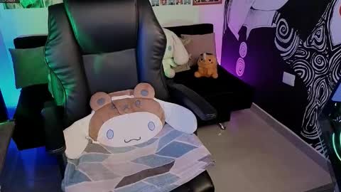    rawr   Anne Independent model      online show from February 4, 2026, 2:28 am