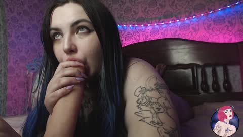 Annie online show from December 19, 2024, 3:41 pm