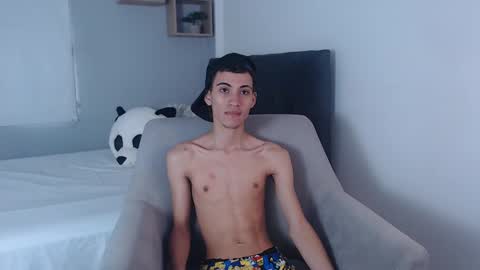 yulian_vasquez online show from February 21, 2025, 12:06 pm