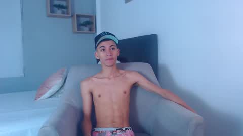 yulian_vasquez online show from February 25, 2025, 12:13 pm
