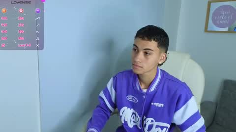 yulian_vasquez online show from September 16, 2025, 12:06 pm