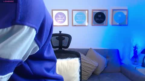 yulian_vasquez online show from October 9, 2025, 12:36 pm