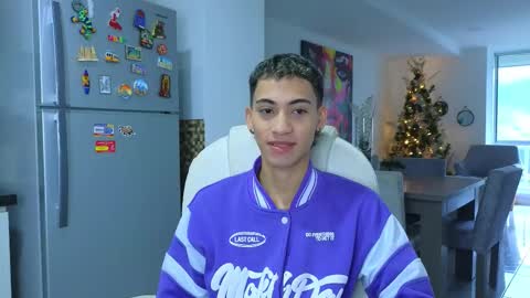 yulian_vasquez online show from November 16, 2025, 1:06 pm