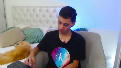 yulian_vasquez online show from February 12, 2026, 7:53 pm