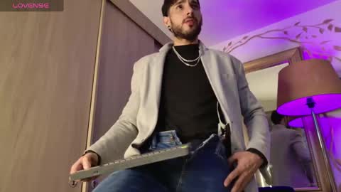 Snapshot of yulianpereira25 chatting on February 13, 2025, 7:24 am yulian 2811 online show from February 13, 2025, 7:24 am