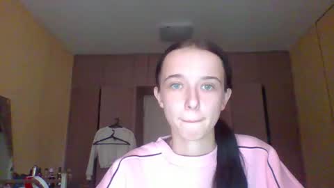 Yuliia online show from October 7, 2025, 5:37 am