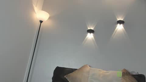 yulievans online show from December 30, 2024, 8:04 pm