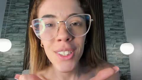 yulievans online show from January 23, 2025, 10:22 pm