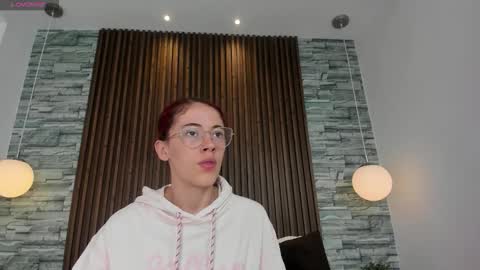 yulievans online show from October 15, 2025, 1:33 pm