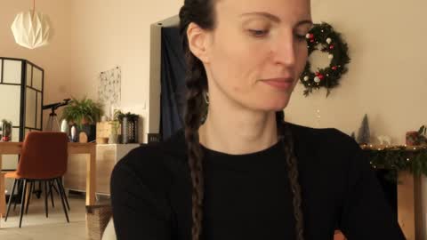 yulla dao online show from December 9, 2024, 10:11 am