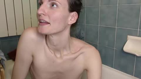 yulla dao online show from February 14, 2025, 8:05 pm