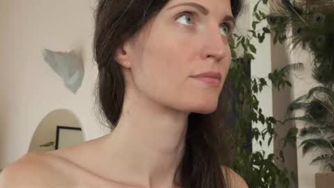 yulla dao online show from September 12, 2025, 3:34 pm