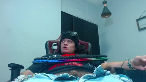 Snowflake online show from November 12, 2025, 7:53 am