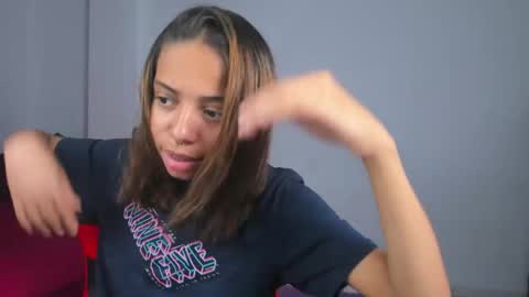 yumi_hanna online show from March 27, 2026, 4:18 am