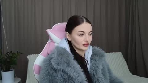 yumieast online show from January 18, 2026, 7:12 am