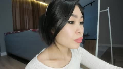 Yumi online show from December 20, 2024, 4:20 am