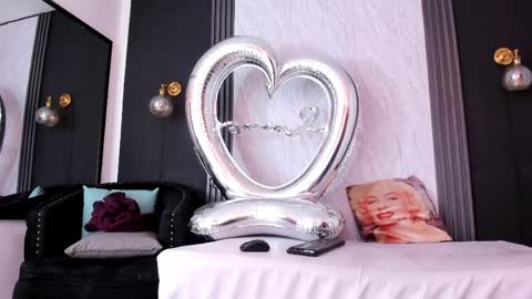 Yummyduo online show from April 10, 2026, 11:48 am