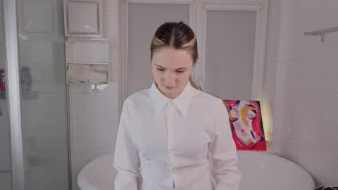 Snapshot of yummyemiily chatting on February 25, 2026, 4:49 pm Emily online show from February 25, 2026, 4:49 pm