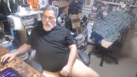 yummyflguy online show from April 17, 2026, 6:44 pm
