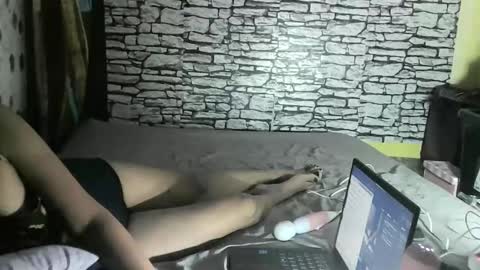 yummyhottiemom online show from February 23, 2025, 8:00 pm