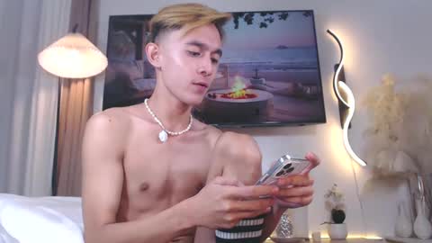 Justine online show from February 2, 2025, 10:28 pm