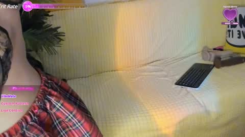 Snapshot of yummyqueen1 chatting on December 8, 2024, 2:07 am KIM online show from December 8, 2024, 2:07 am