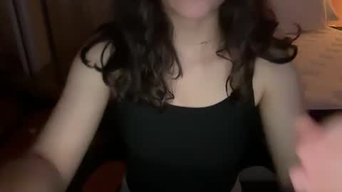 yummyybby online show from December 4, 2024, 8:45 am