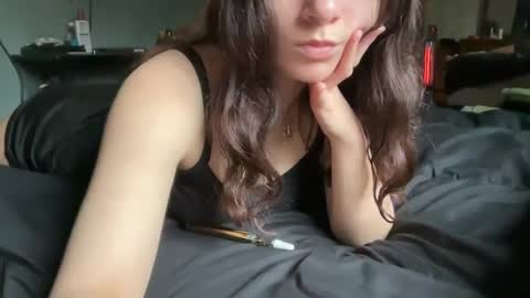 yummyybby online show from February 12, 2025, 7:13 pm